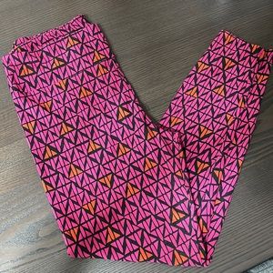 LuLaRoe Women’s Tall & Curvy Leggings - Pink & Orange Geometric Pattern